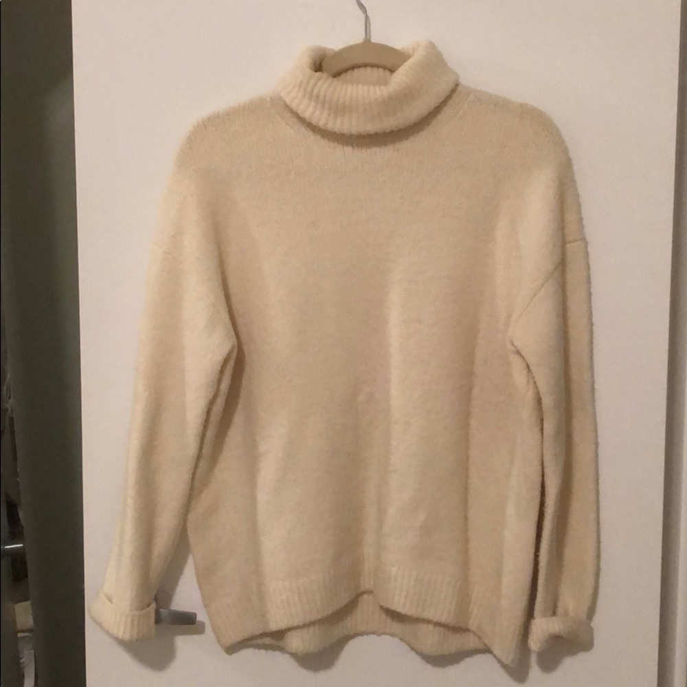 Vince Ivory cashmere turtleneck